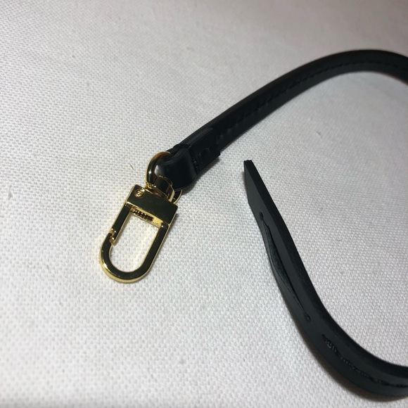 Louis Vuitton Monogram Neverfull Pochette - Picture 10 of 10